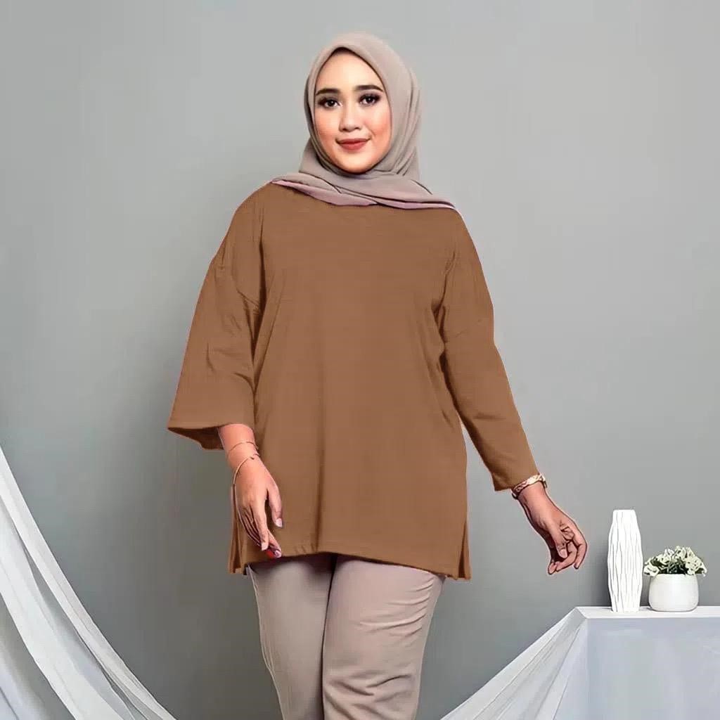 kaos layla wanita oversize ld 120cm - ld 140cm terbaru.