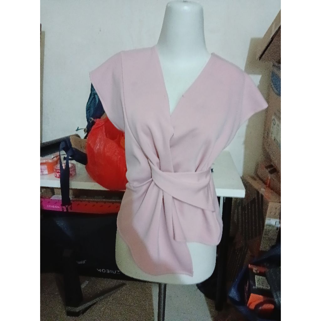 Blouse Kimono Premium Dusty Pink ( ada minus sangat dikit deket jahitan liat di video)