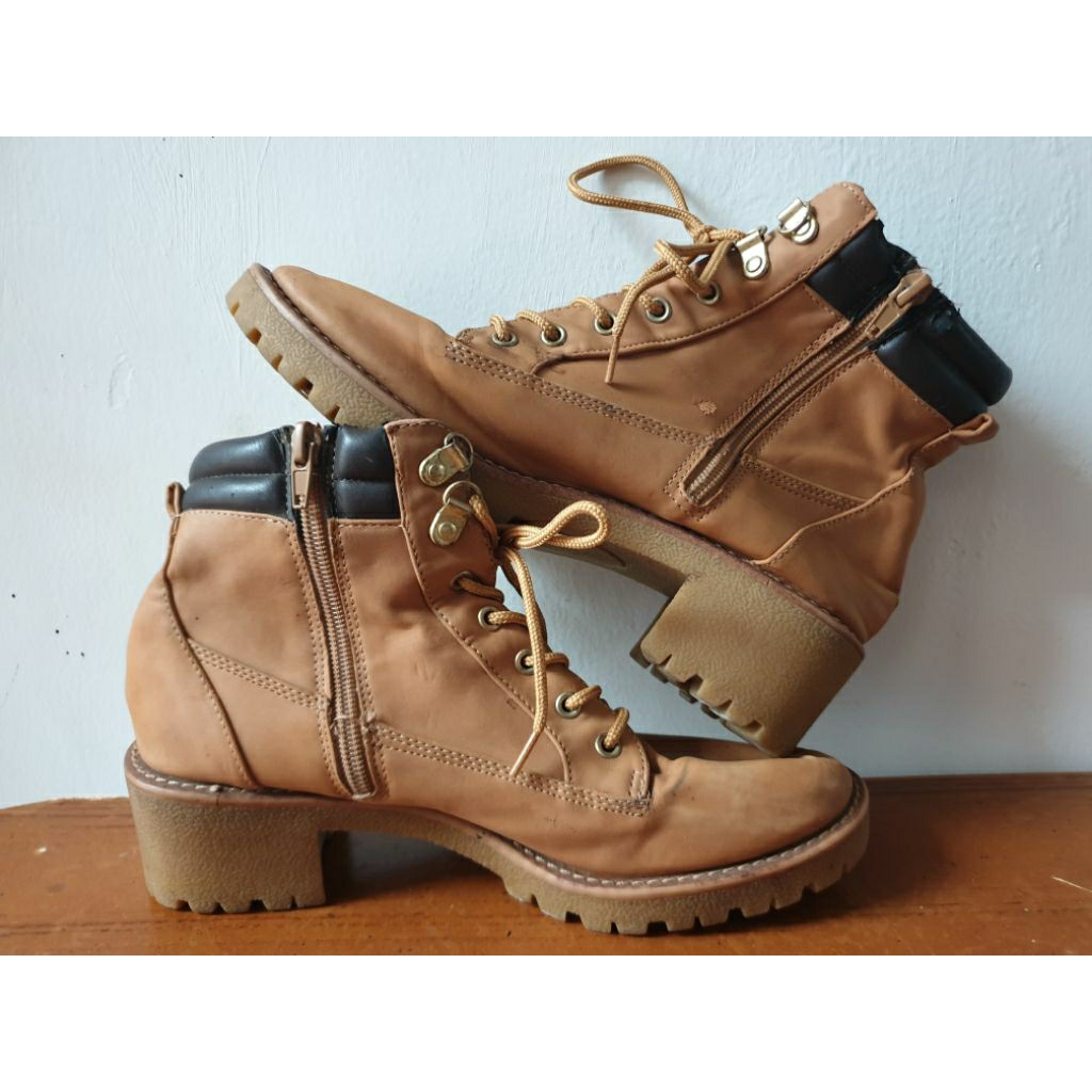 SEPATU BOOTS SECOND