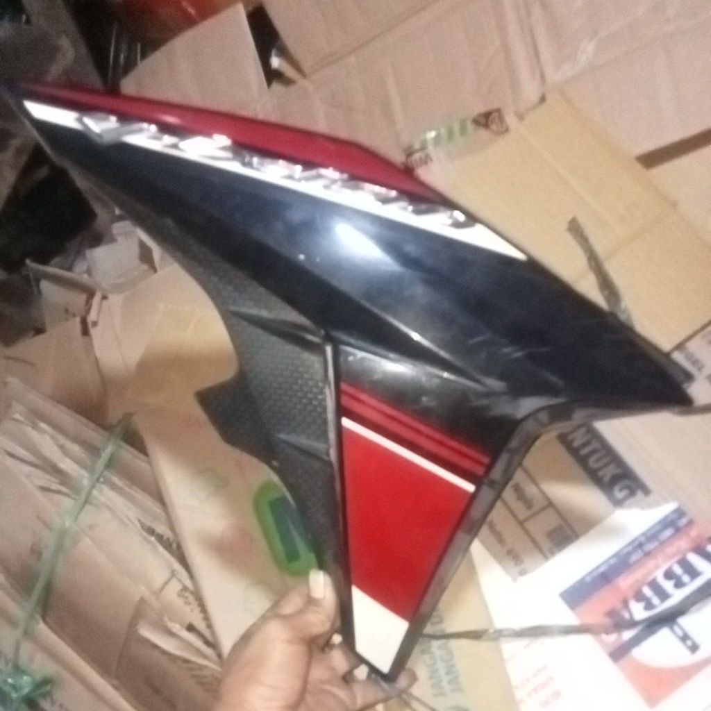 COVER SAYAP TENGKI YAMAHA VIXION ADVANCE VIXION NEW SECOND ORIGINAL