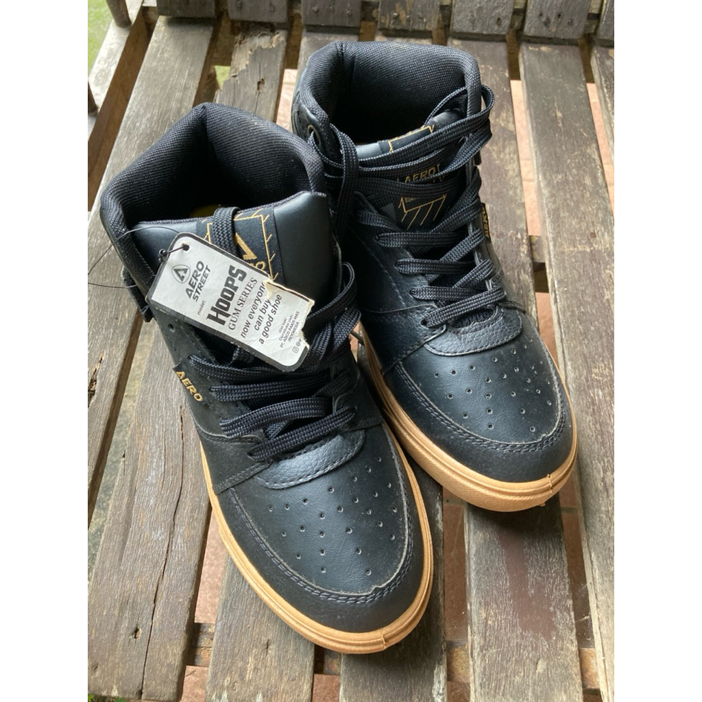 Sepatu Sneakers Aero Street Hoops Hitam