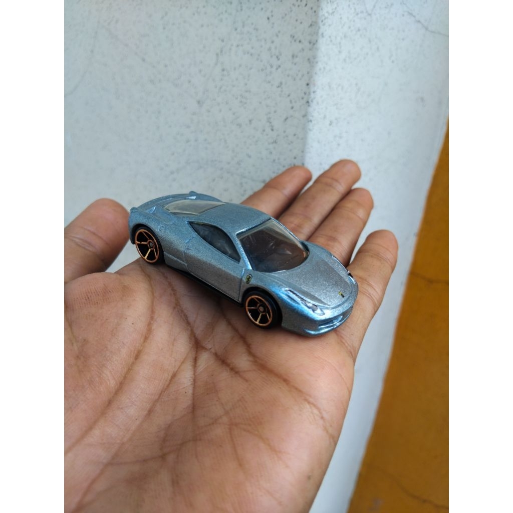 Diecast Hotwheels Ferrari 458 Italia