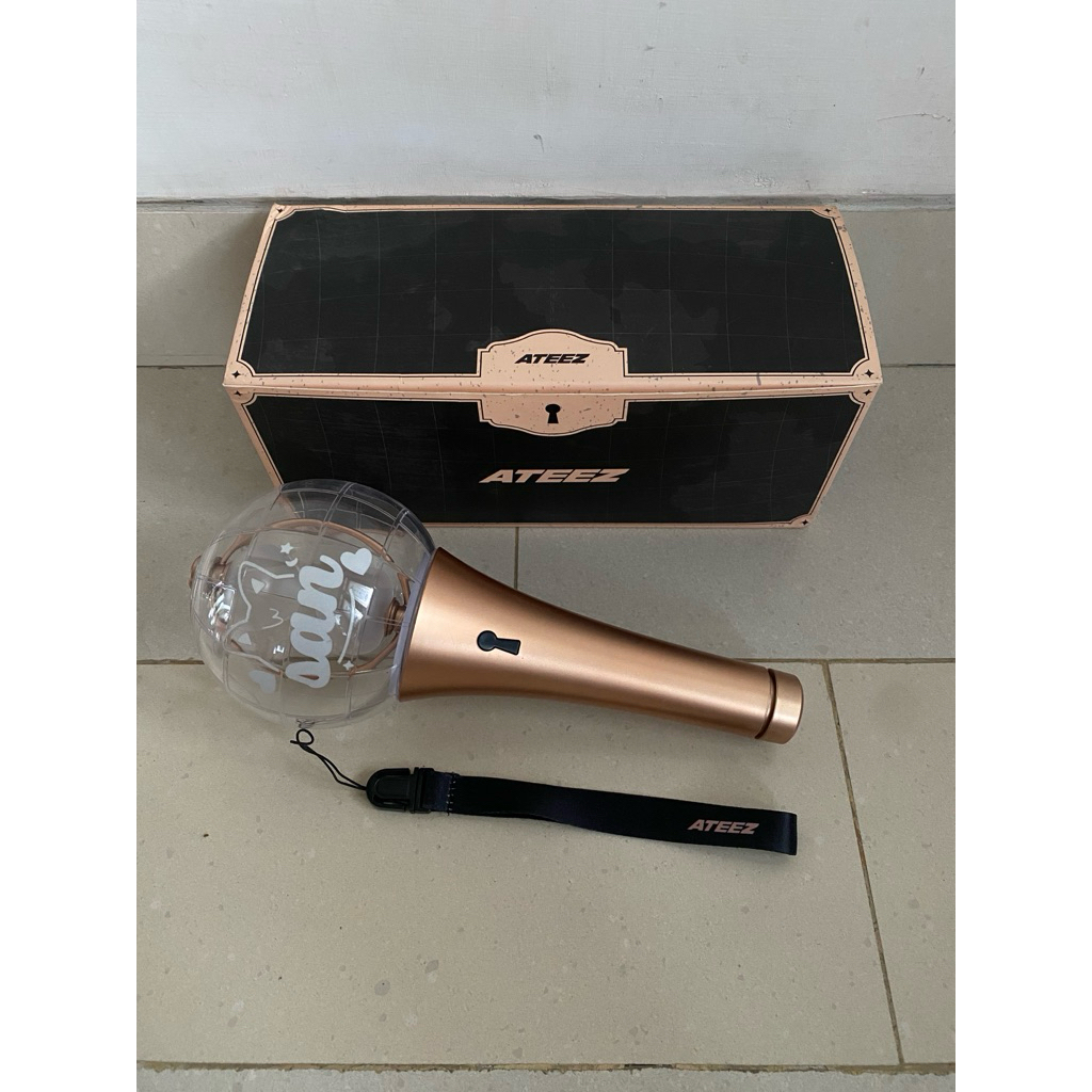 [Preloved] Official Lightiny Ateez Lightstick V2