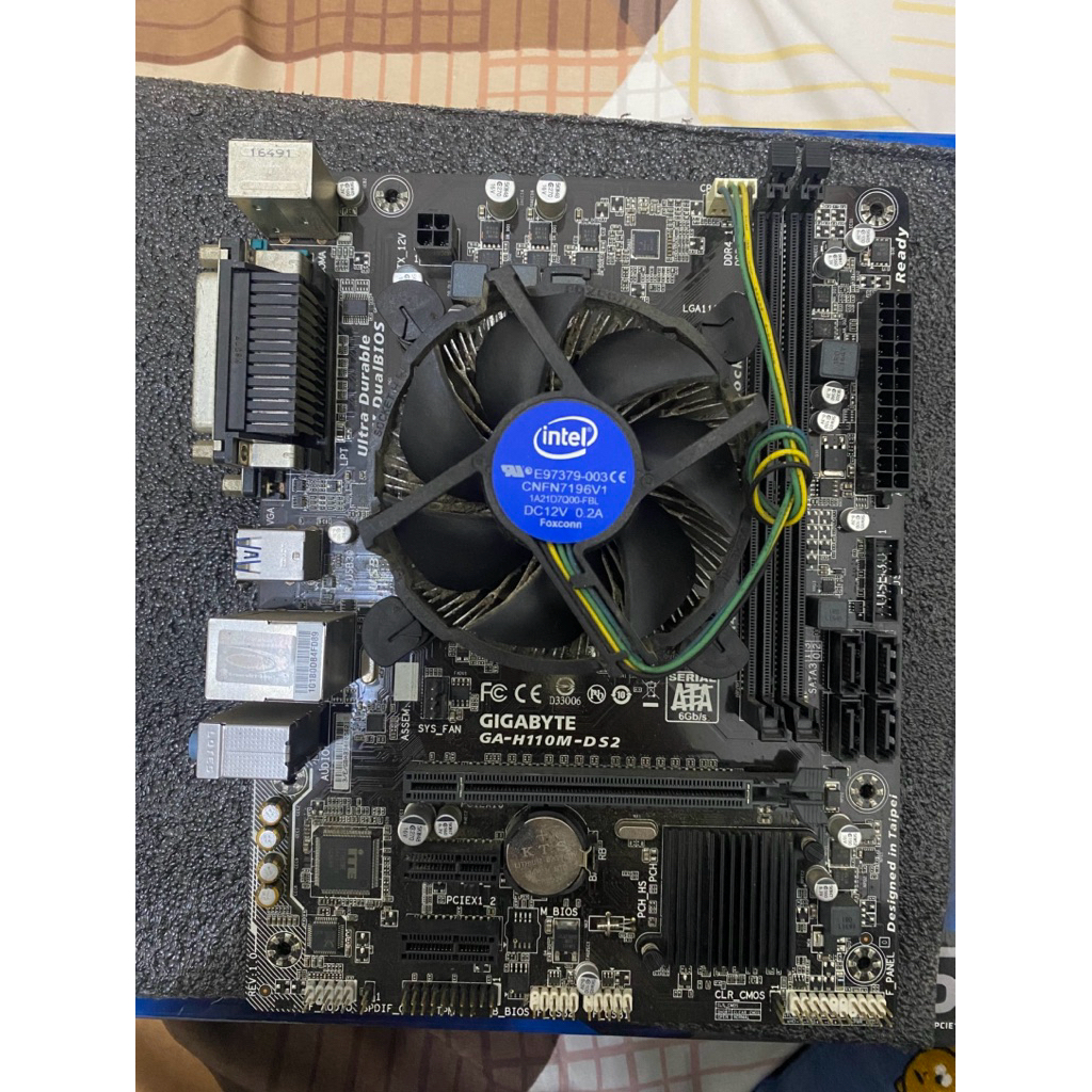Mobo + Prosesor(Gigabyte H110m ds2 + Intel Pentium G4560)