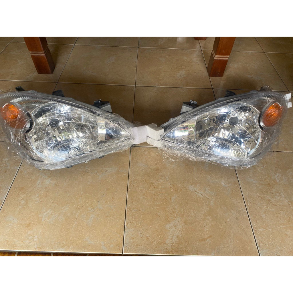 Headlamp avanza vvti 2006/2011