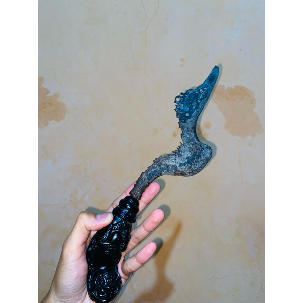 Kujang naga sepuh lokasian