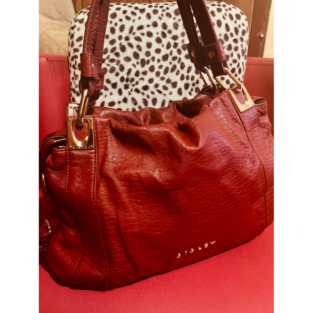 Hobo Sisley Merah