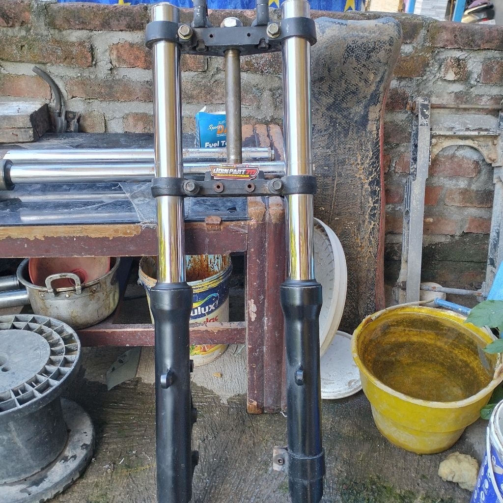Shock sekok depan CB400 original copotan PNP honda
