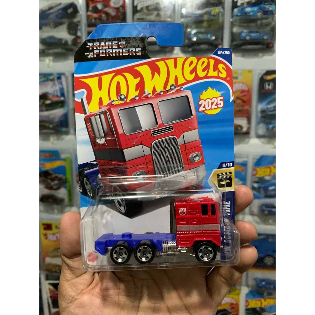 HOTWHEELS OPTIMUS PRIME