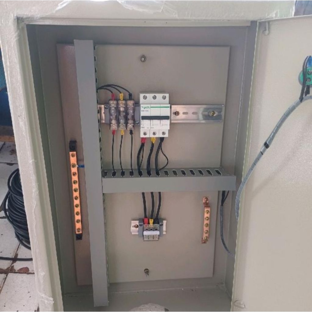 Panel listrik 3phase 32A Panel listrik Box 40×60 indoor
