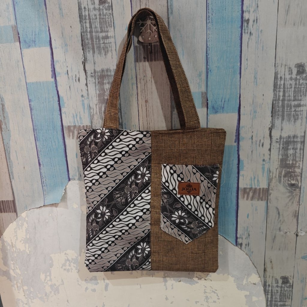 Tote bag/ tas kerja/ tas kuliah/ tas sekolah bahan goni mix batik bahan tebal by moje Jogja