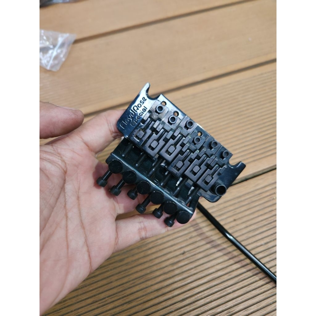 Tremolo Gitar Floyd Rose Special Hitam