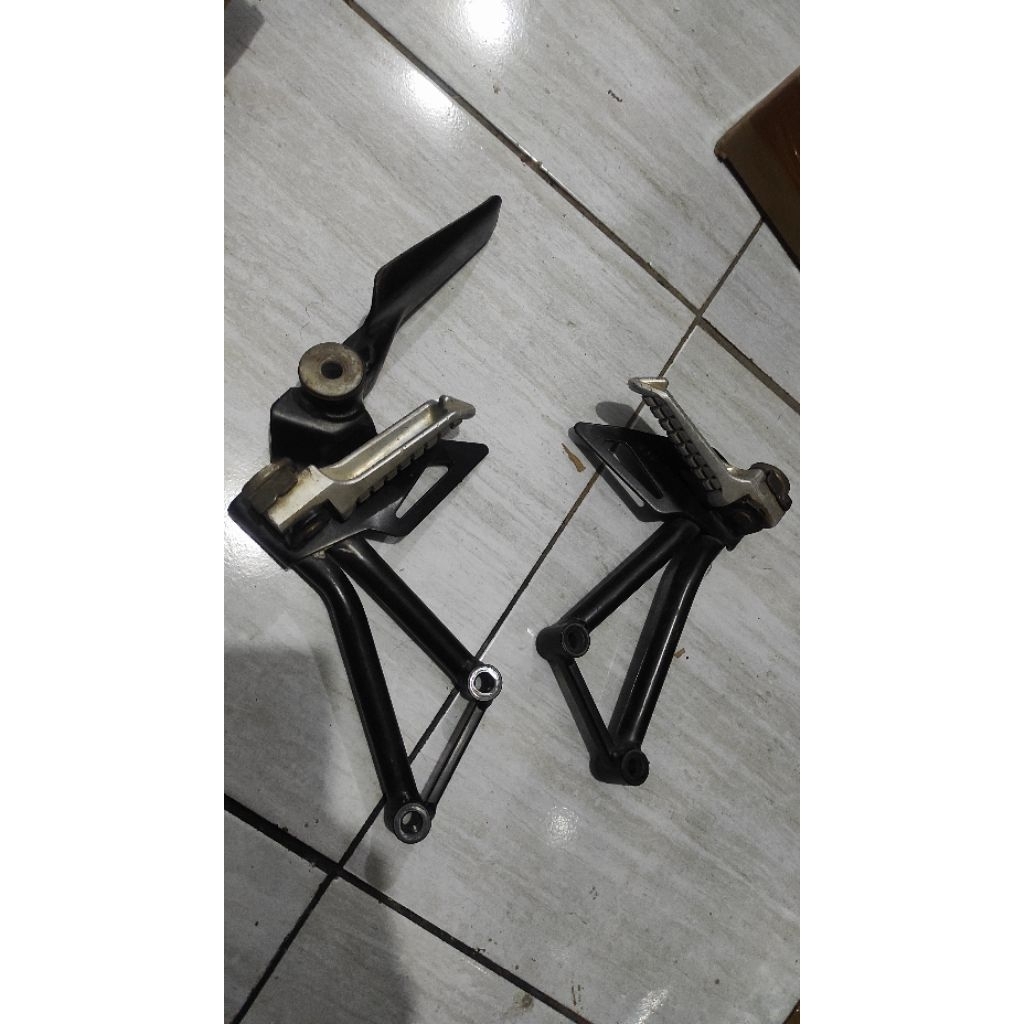 Footstep pijakan kaki belakang ninja 250 sl mono original