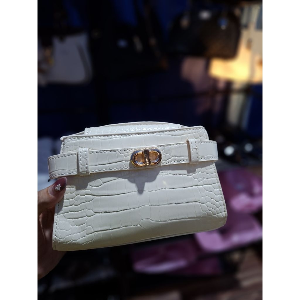 Tas CNK Buckle Top Handle Bag Import