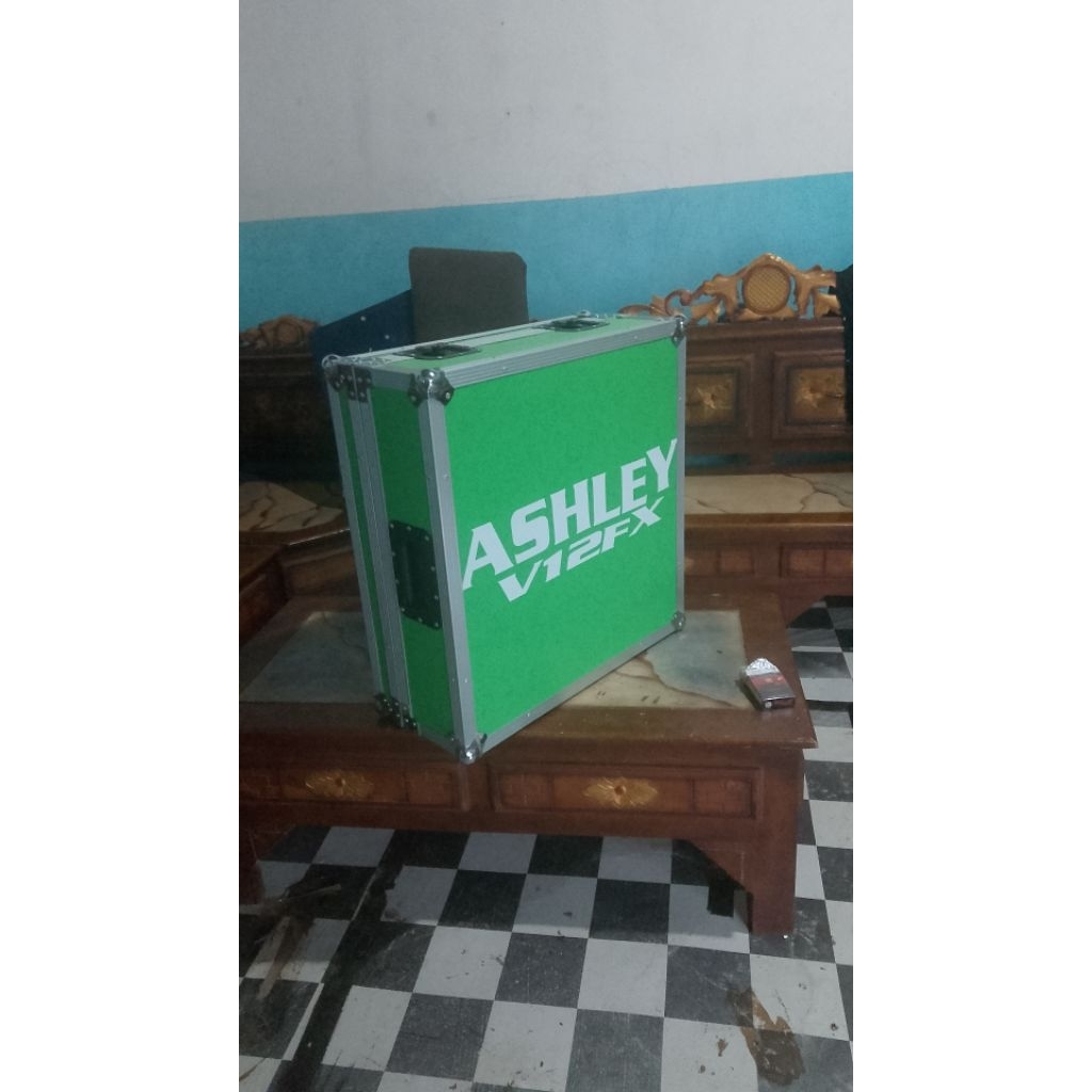 Bok Hardcase mixer Ashley V12 FX