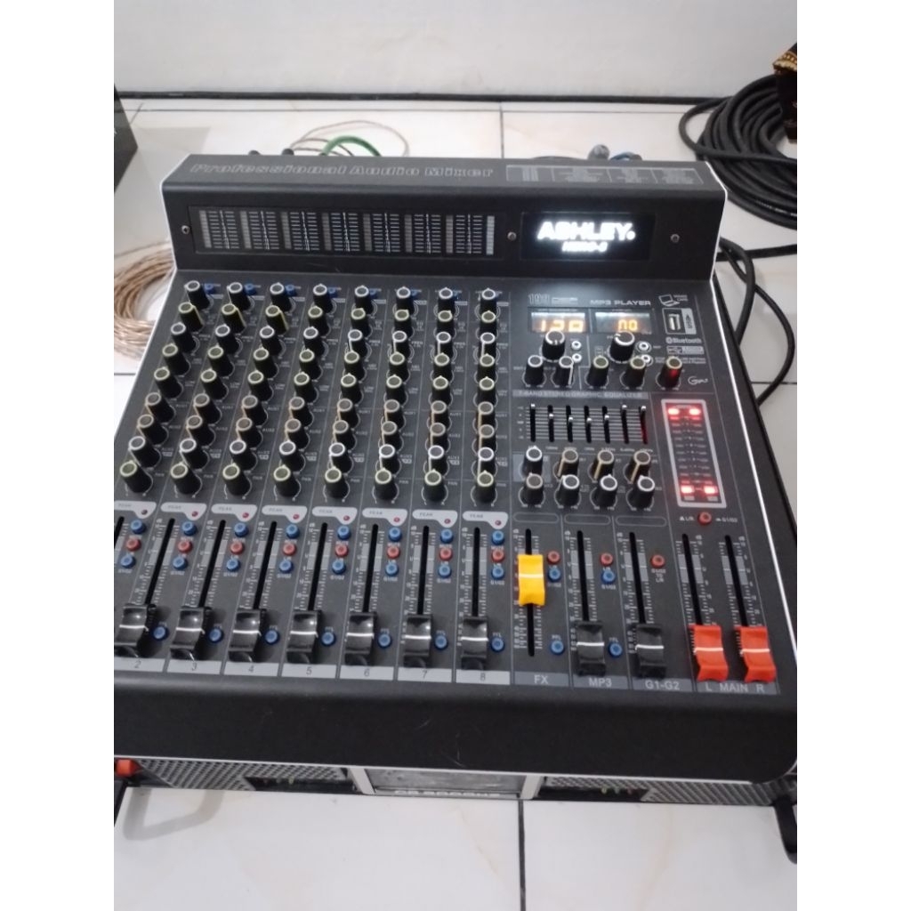 Mixer Ashley Hero8 8 Channel dengan Efek Digital 199dsp