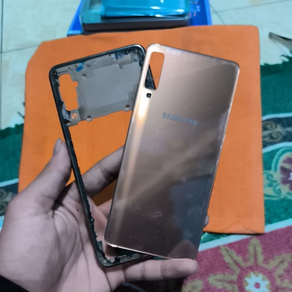 BACDOR+BAZEL TULANG TENGGAH SAMSUNG GALAXY A7 2018 LAYAK PAKAI MINUS LECET PEMAKAIAN SAJA ORIGINAL C