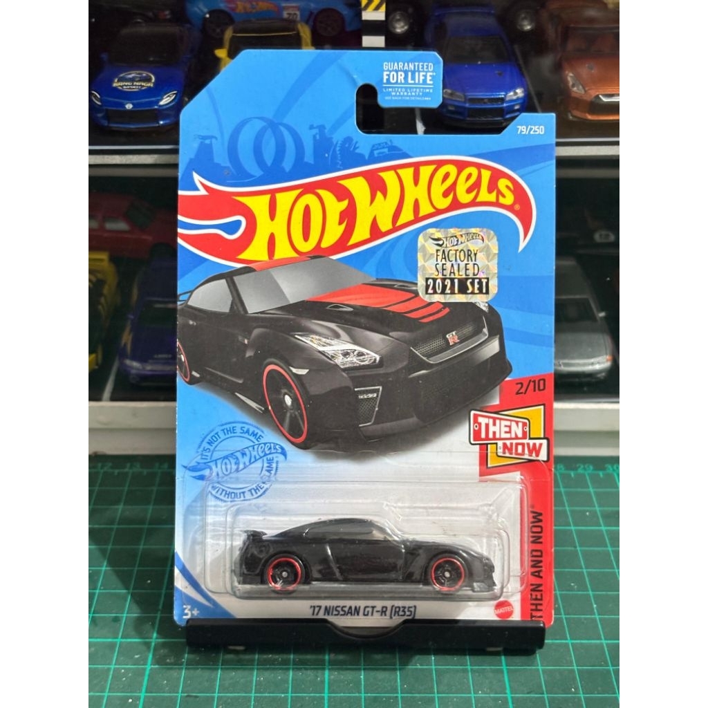 hotwheels 17 nissan gtr r35 hitam exclusive red kroger