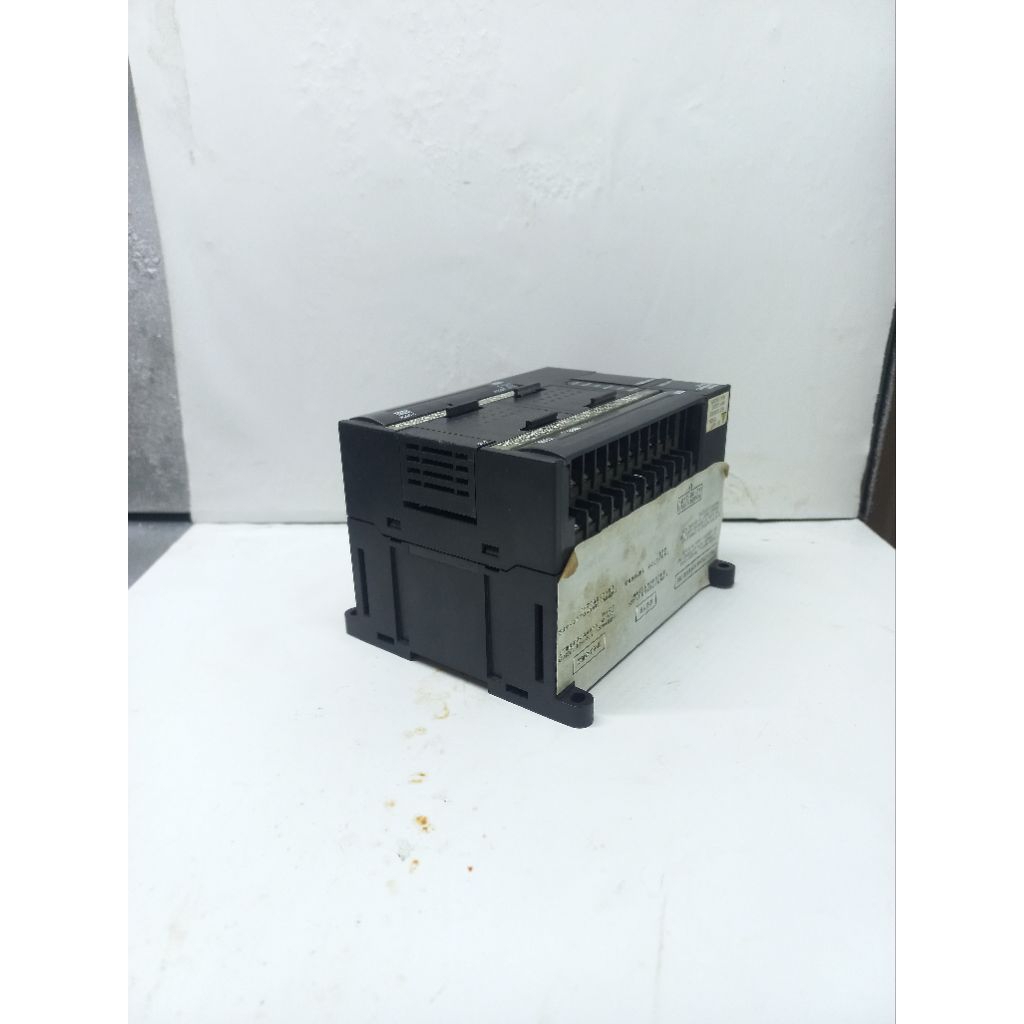 Plc omron Cp1e NA20DR-A