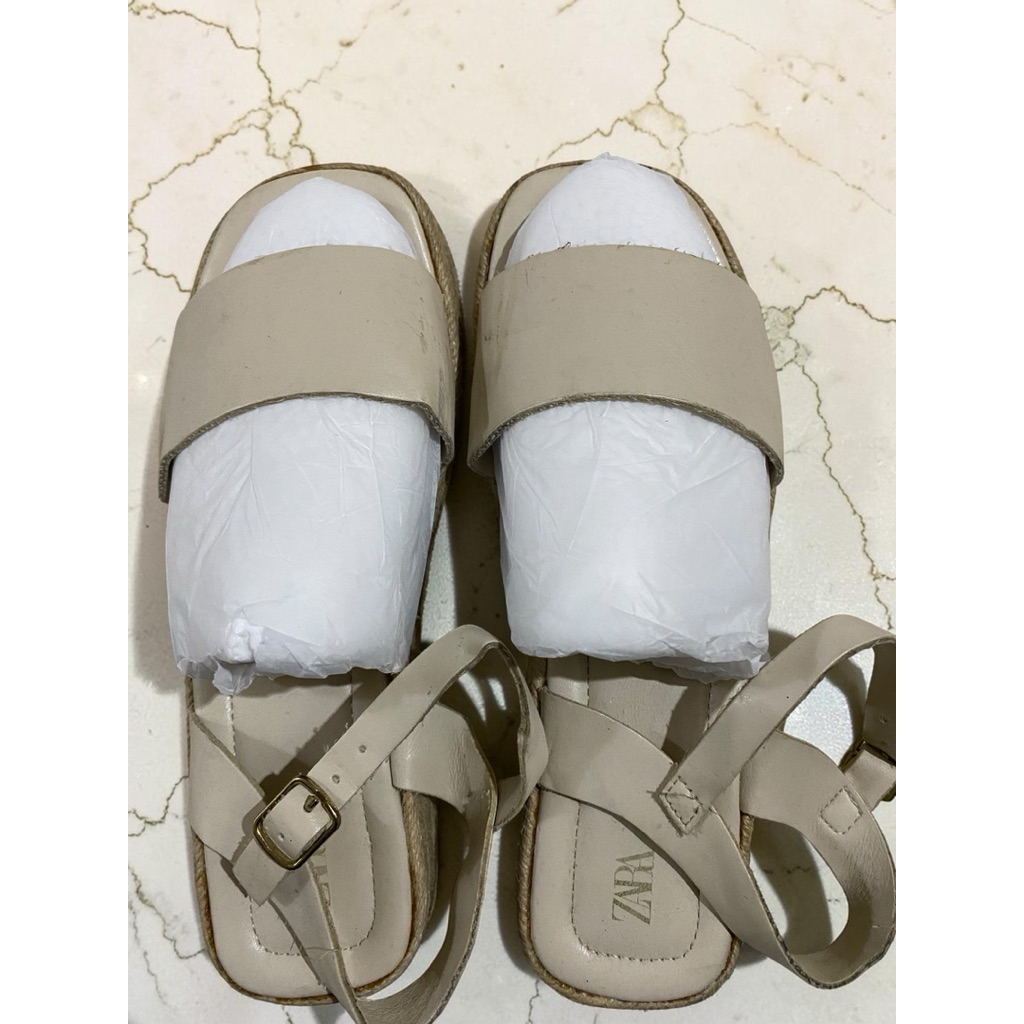 Sepatu sendal Brand ZARA size 38