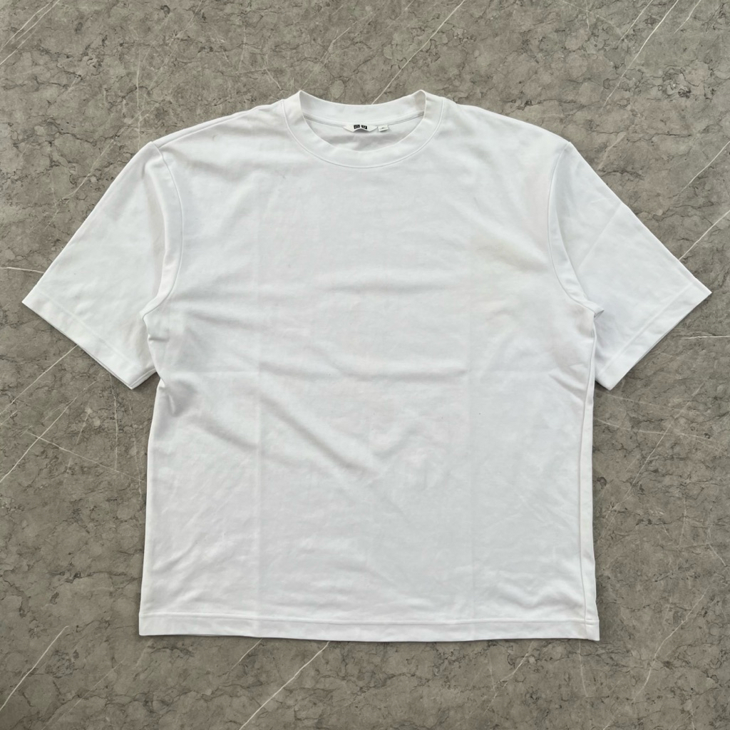 KAOS UNIQLO AIRISM XL SECOND
