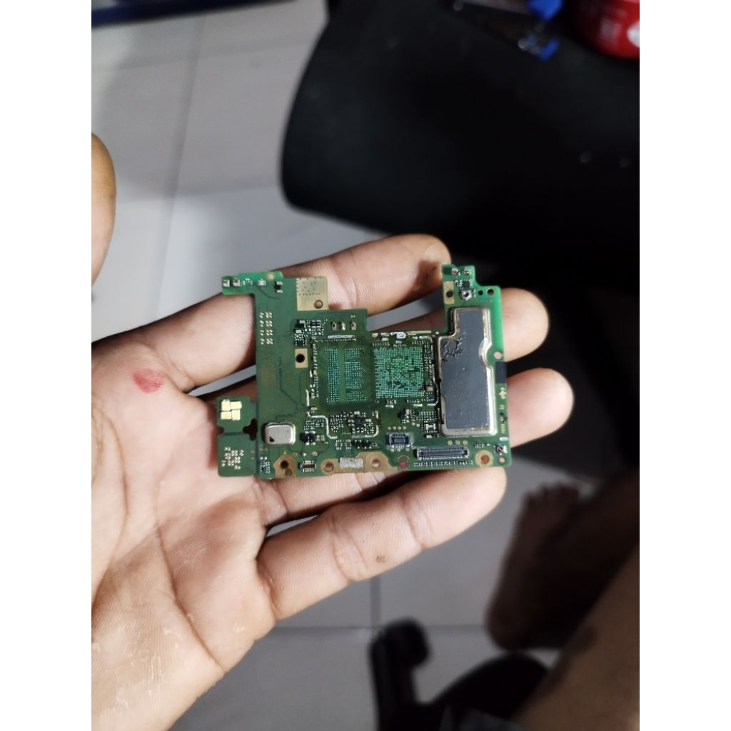 mesin Infinix hot 11 play kondisi tidak ada ic emmc cpu tidak kembung