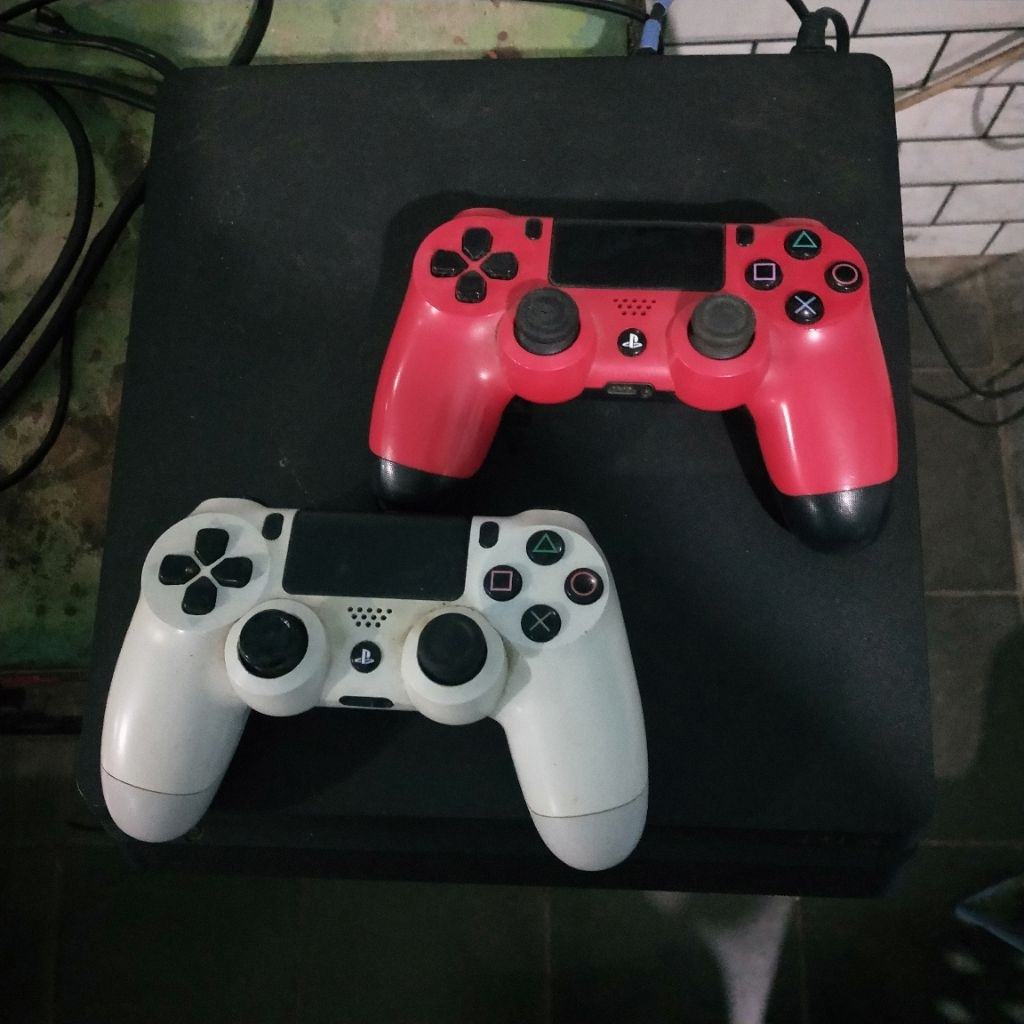 PS 4 slim seri 22 hen 9