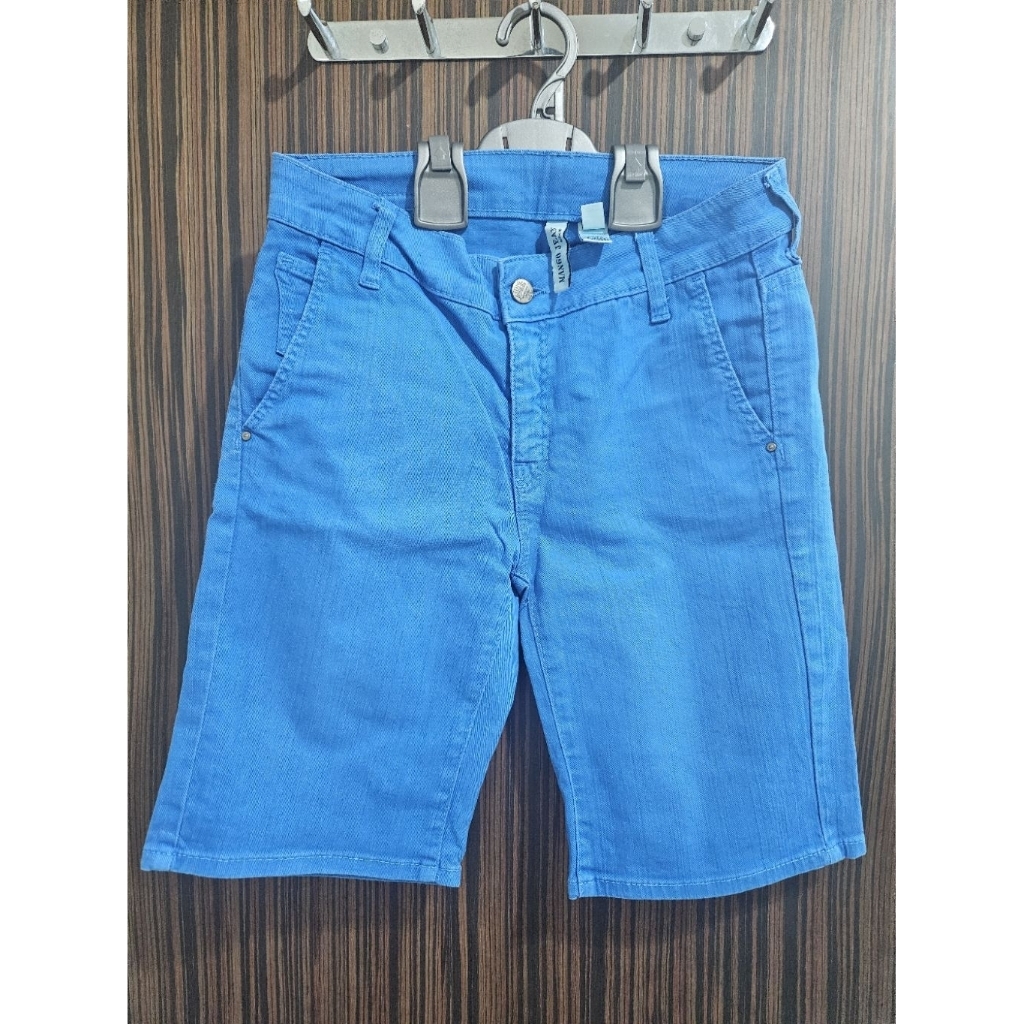 PRELOVED SECOND MANGO JEANS ORI SHORT KNEE LENGHT PANTS WOMAN SIZE USA 3 EUR 34 CELANA PENDEK SELUTU