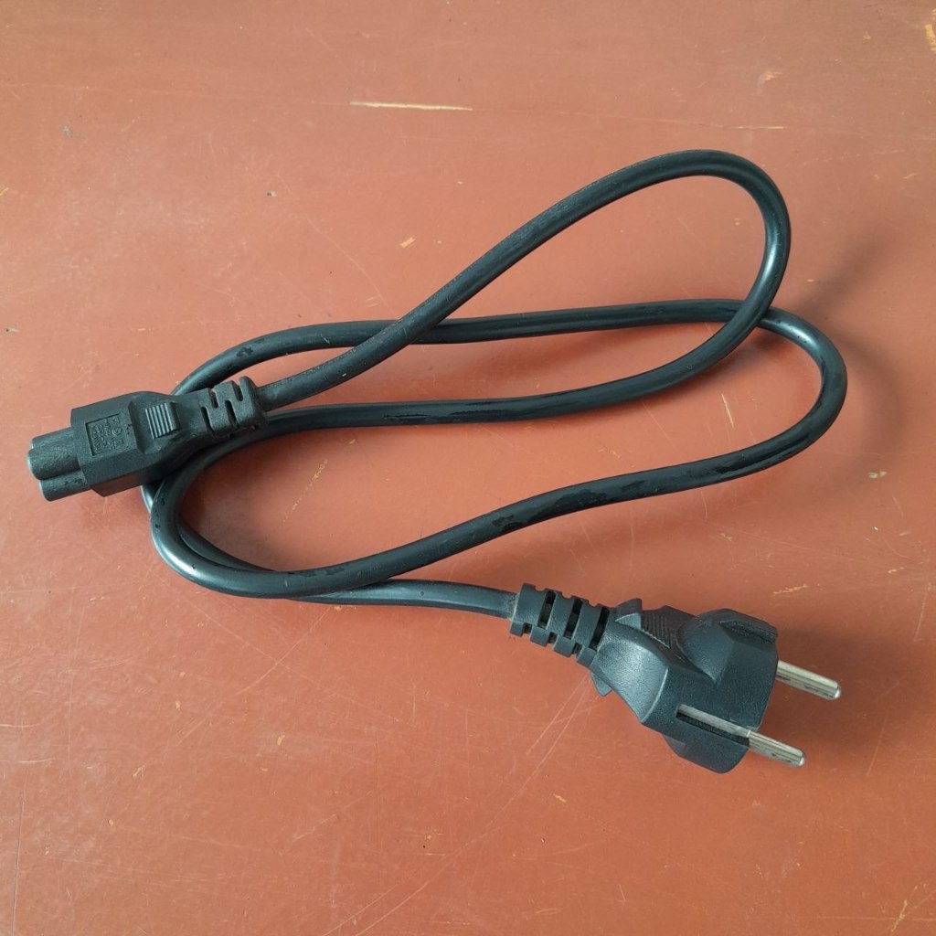 Kabel Power Adaptor Charger Laptop (Bekas)