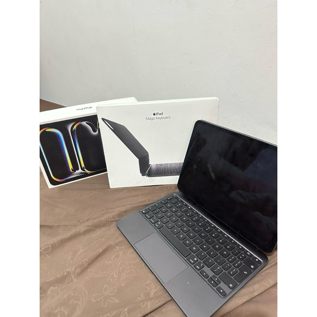 Best Combo Ipad Pro M4 11inch 256gb + Magic Keyboard ex ibox