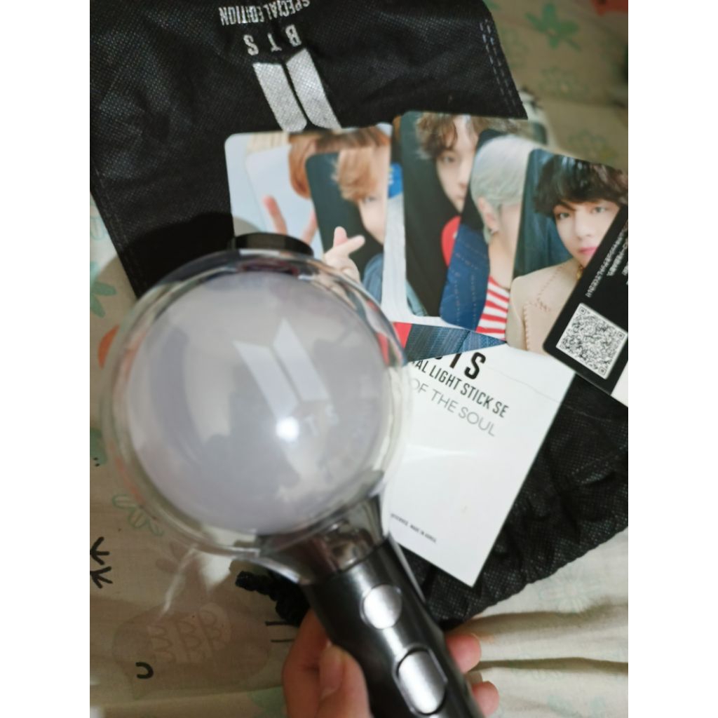 Preloved BTS Lightstick Army Bomb SE MOTS