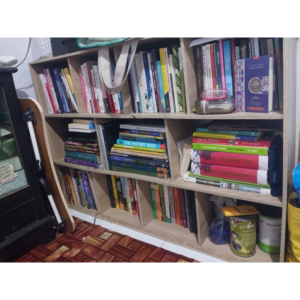 Buku Selimut Debu