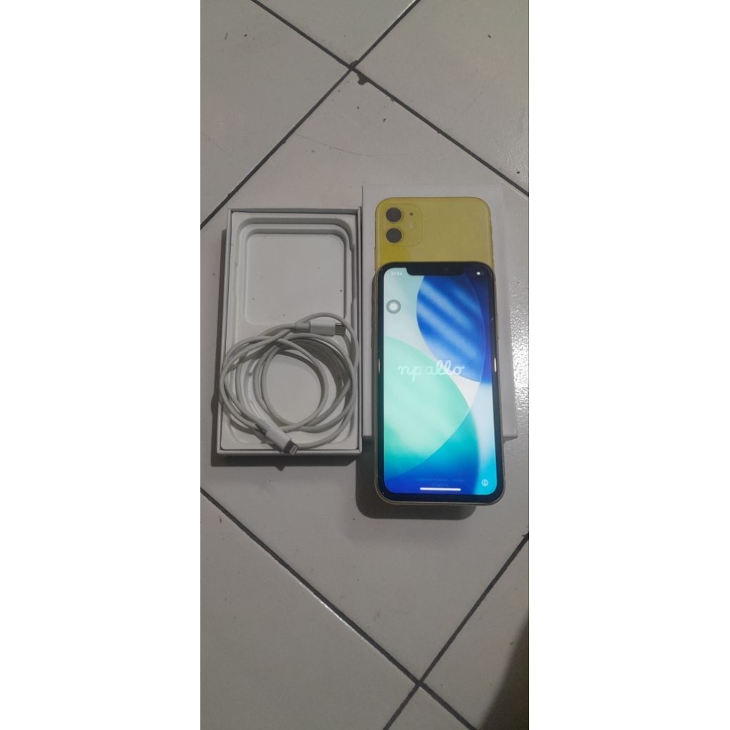 iphone 11 64 lock icloud