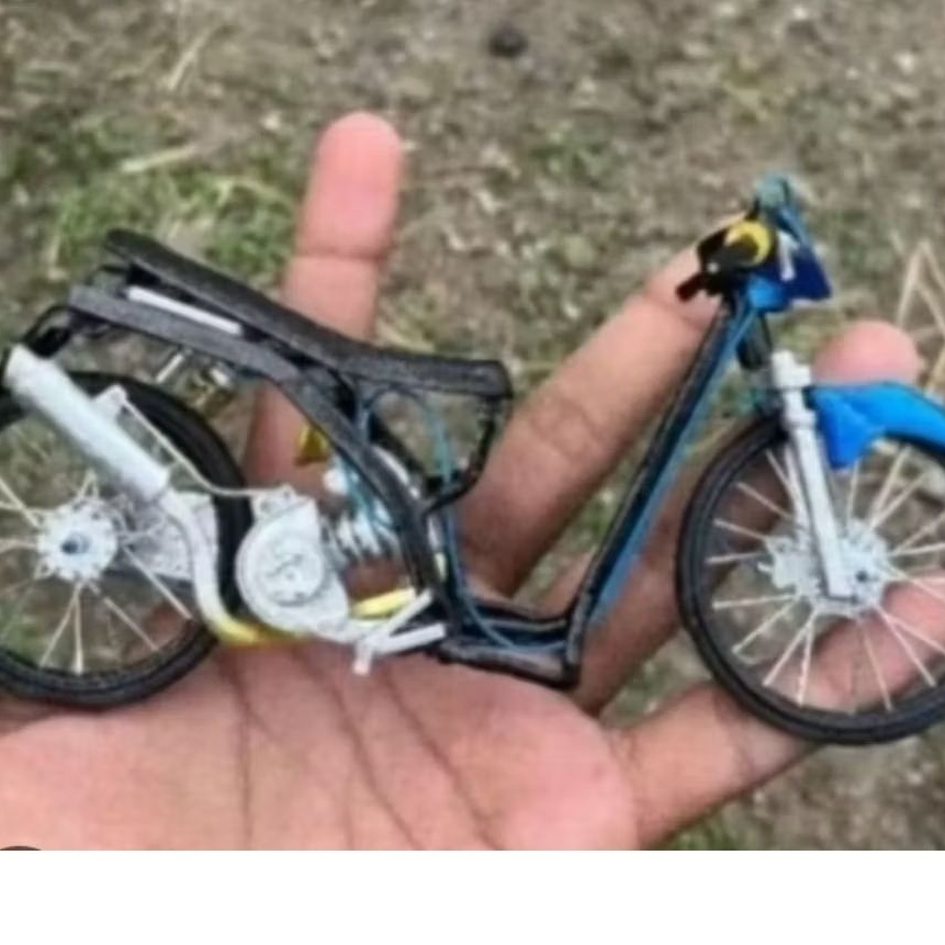 MINIATUR MOTOR DRAGBIKE HONDA VARIO kzr 125 full downsize drag