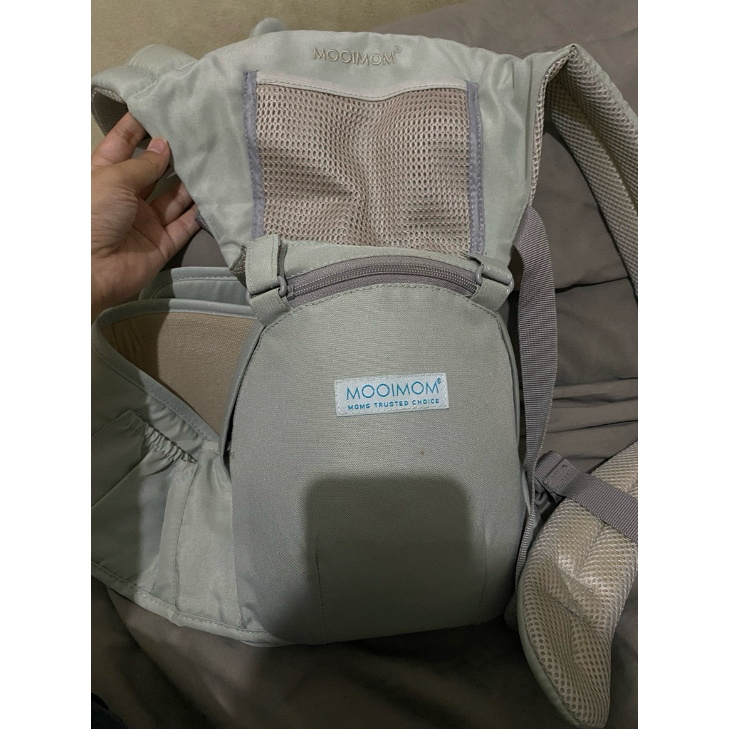 Gendongan bayi hipseat mooimom
