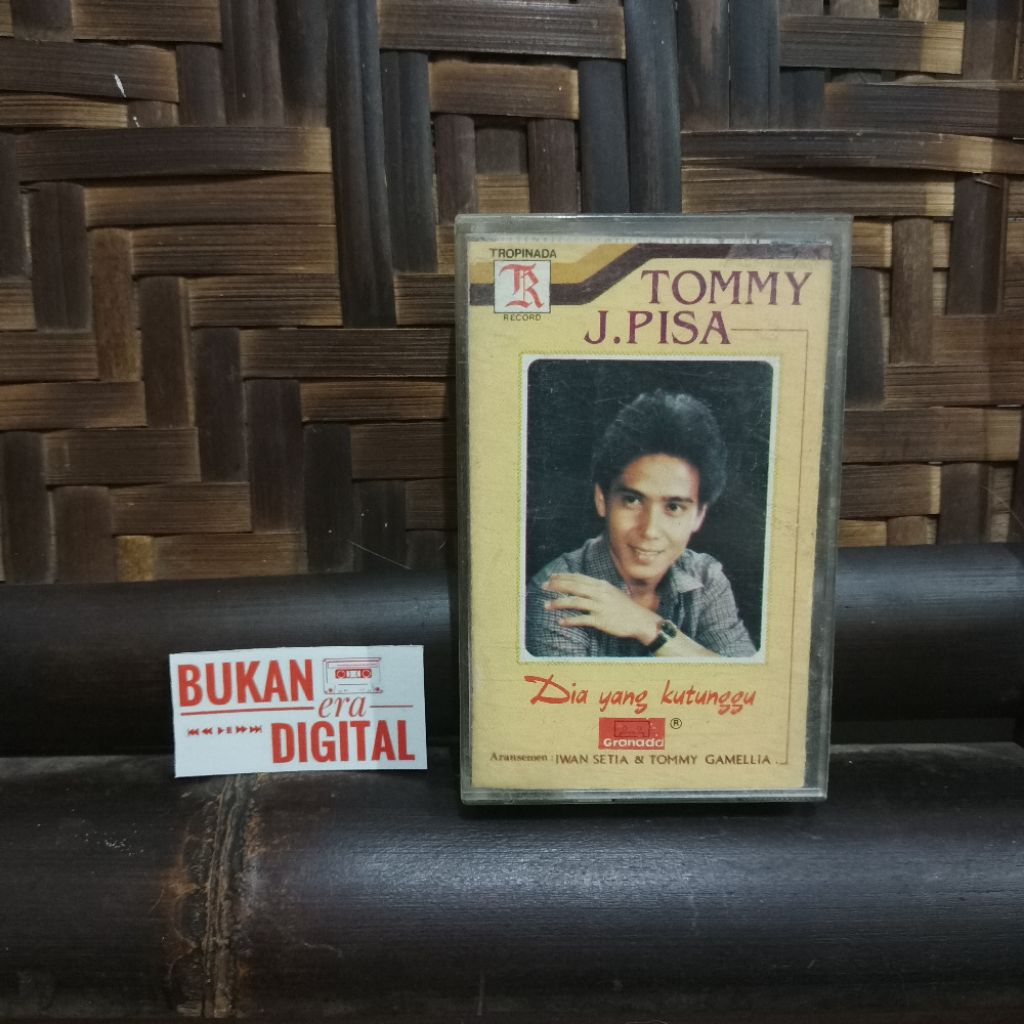 Kaset Tommy J. Pisa - Dia Yang Kutunggu
