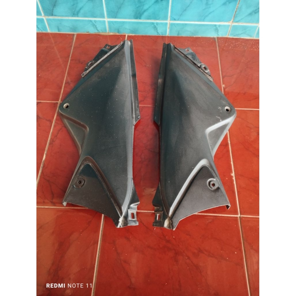 cover side bok aki sambungan body kanan kiri Honda CBR250R kode KYJ second original copotan