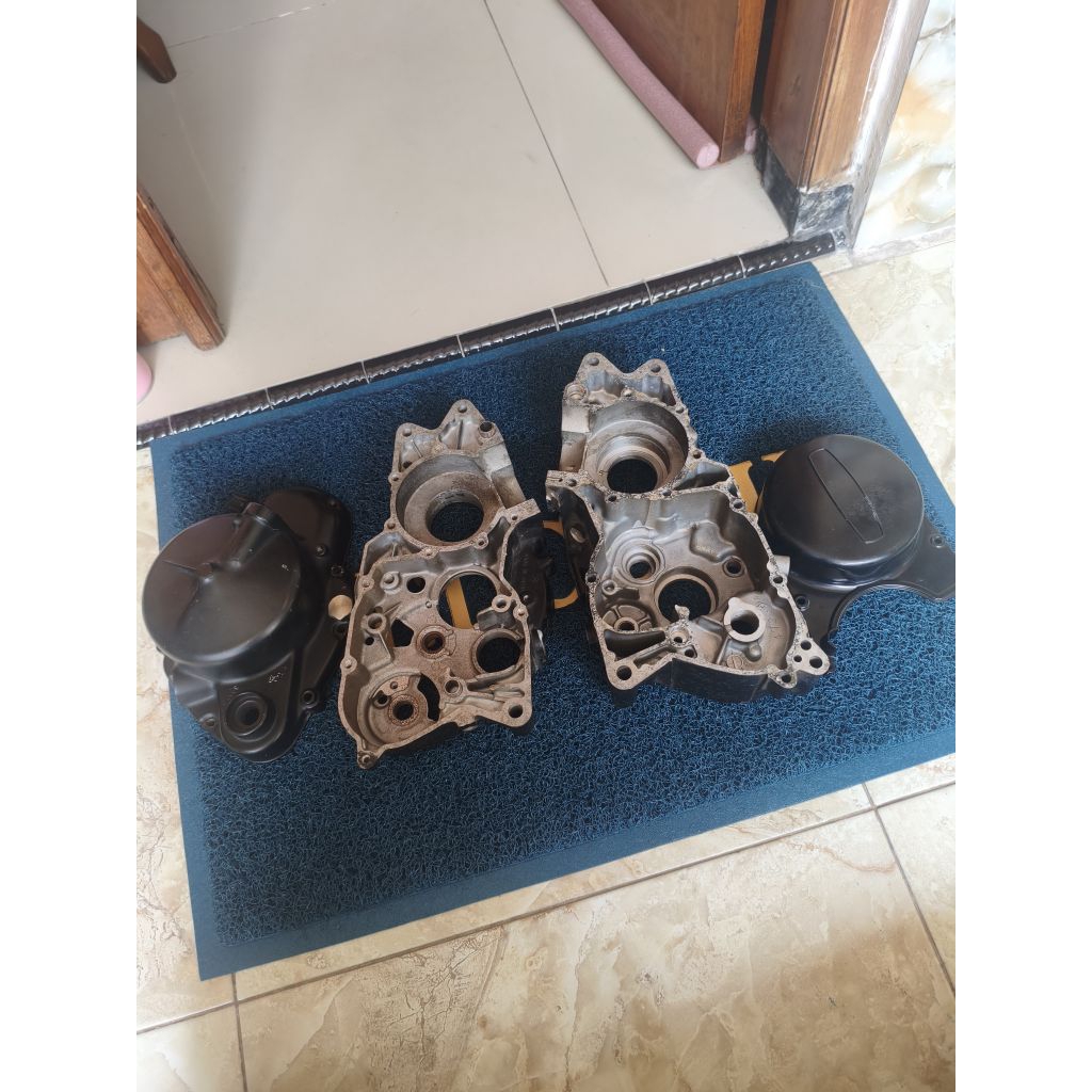 Crankcase Krengkes  Set Suzuki TS125 Duster 1977 Original NOS