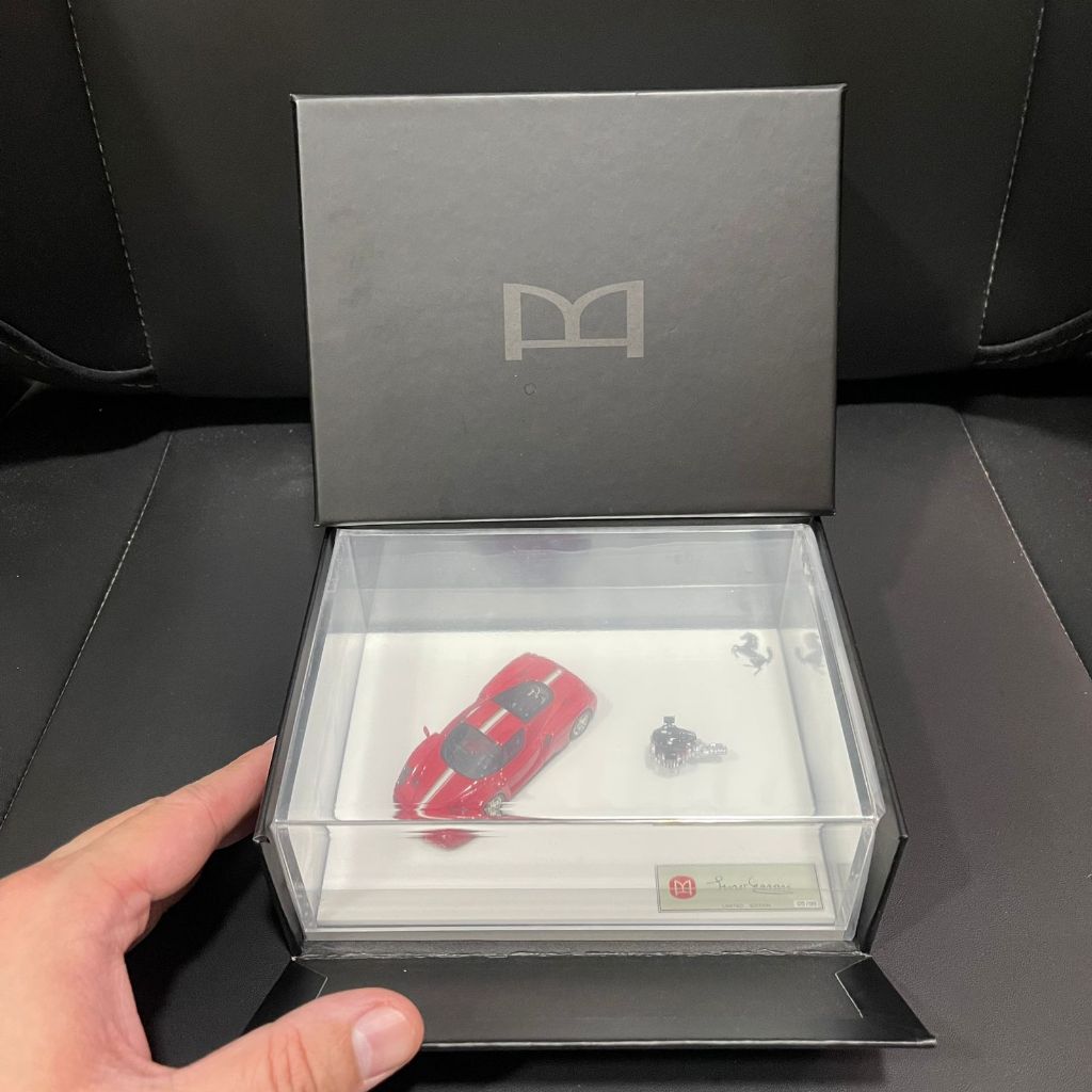 1/64 DMH Ferrari Enzo Red Flag Version w/ Engine