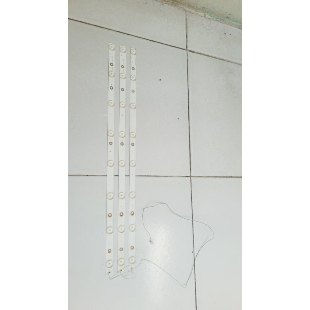 Lampu Backlight Led Tv Polytron 32" Pld32d1500 Original Copotan