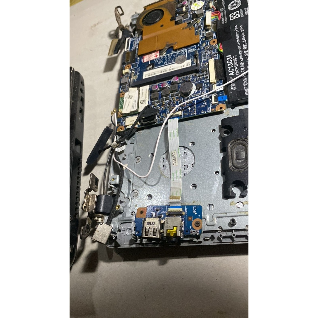 USB Acer v5-131.