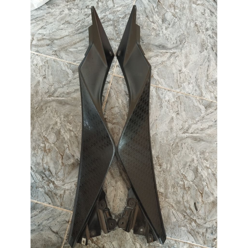 Cover Sambungan Body Bawah Tangki Ninja 250 FI ORI Second Copotan MotorCover Sambungan Body Bawah Ta