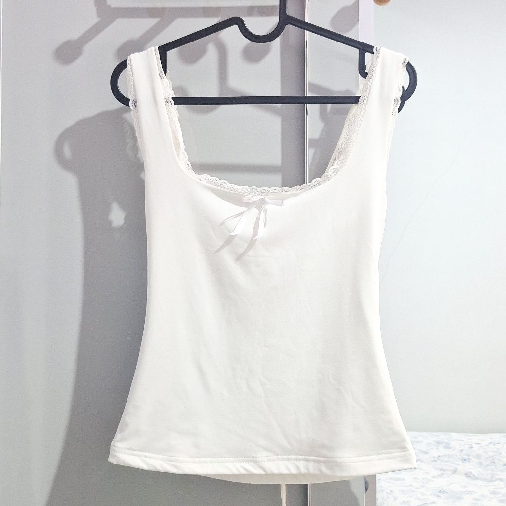 [PRELOVED] SHE WEARS SUGAR ANGELINE TOP