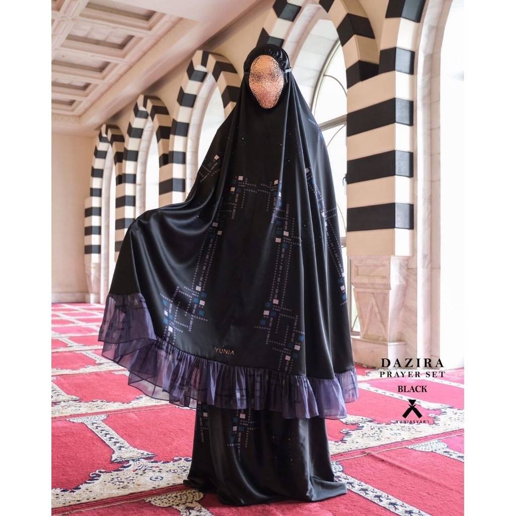 DAZIRA BLACK Mukena By Yunia Syar'i