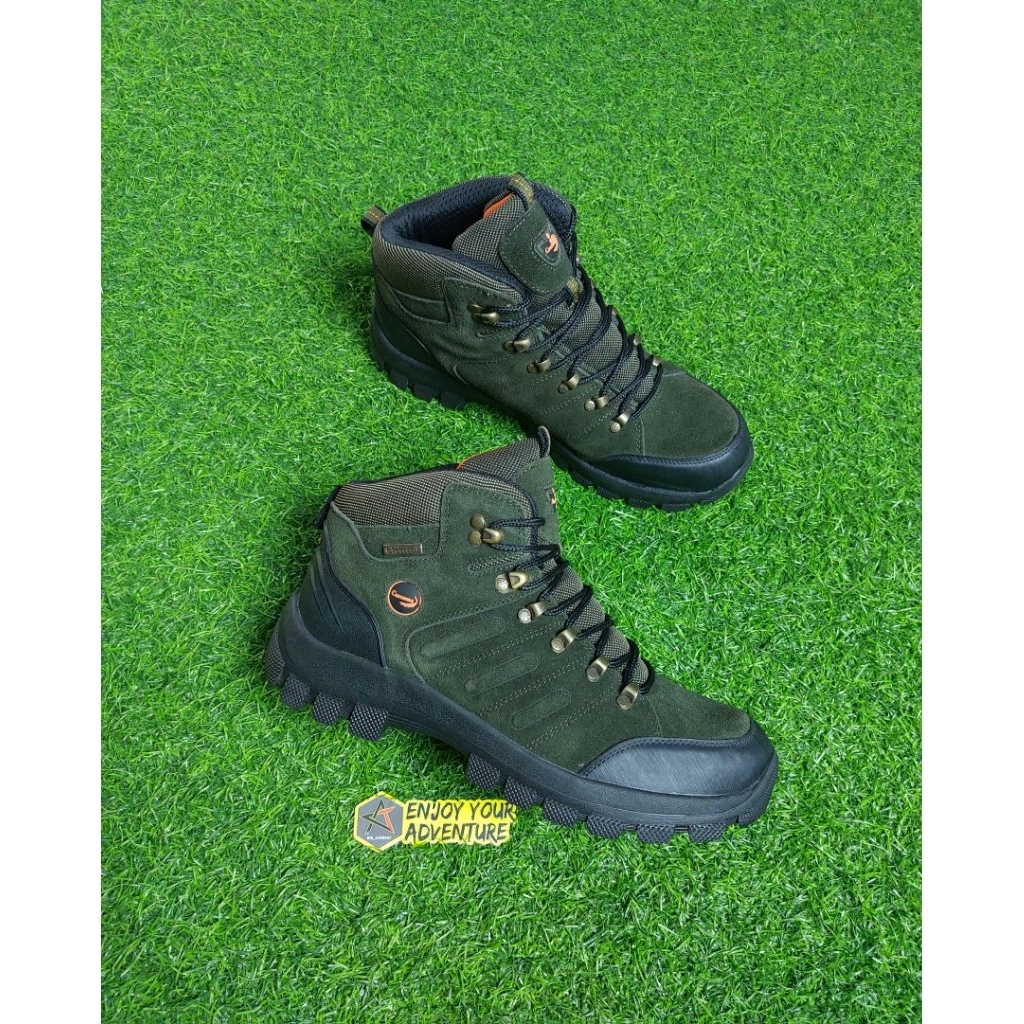 sepatu gunung crocodile size 44