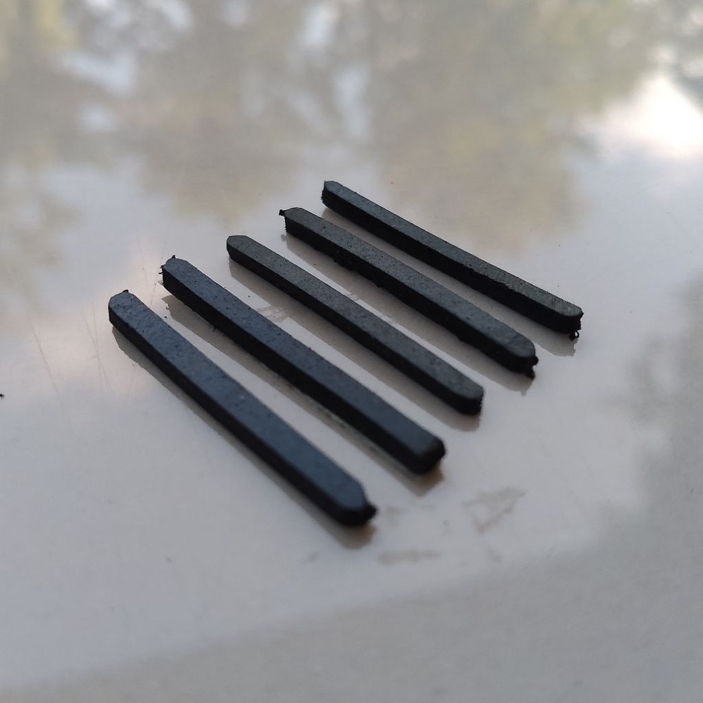 DIY Karet Kaki Laptop Dell 5410 | Rubber Feet Anti Slip | Dudukan Bawah | Harga Satuan | Universal