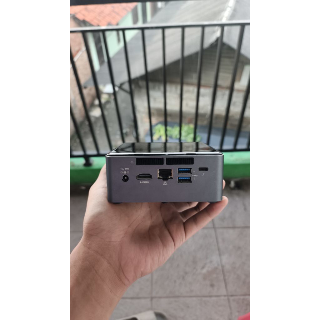 MINI PC INTEL NUC BOXNUC7i7BNH Bekas