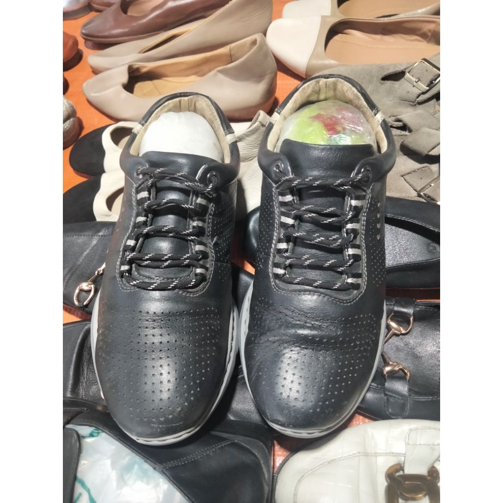 sepatu second branded