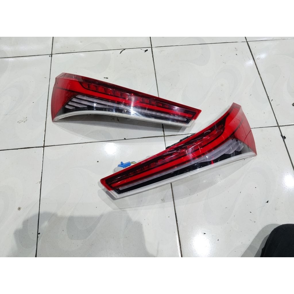 lampu belakang wuling almaz original. stoplamp wuling almaz RS original
