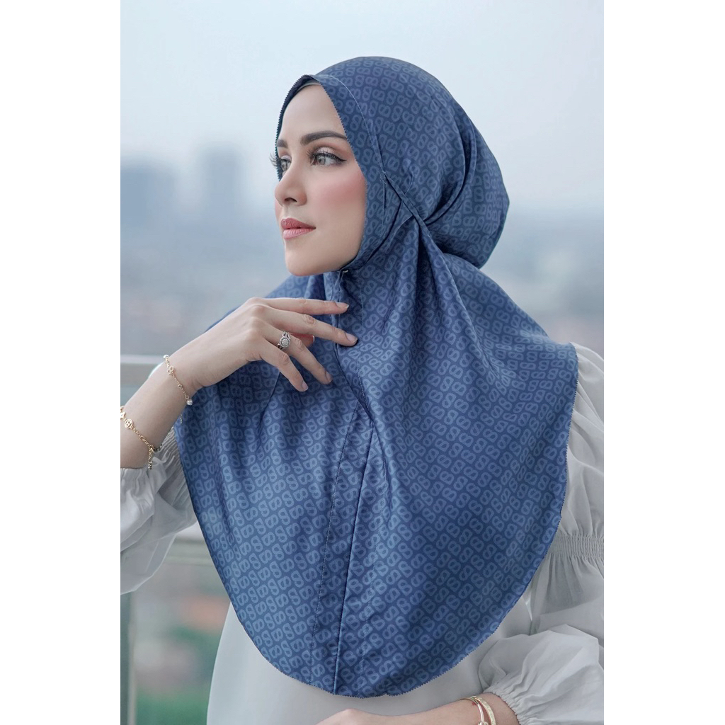 NEW Full Set Buttonscarves The Tapis Slip On - Navy